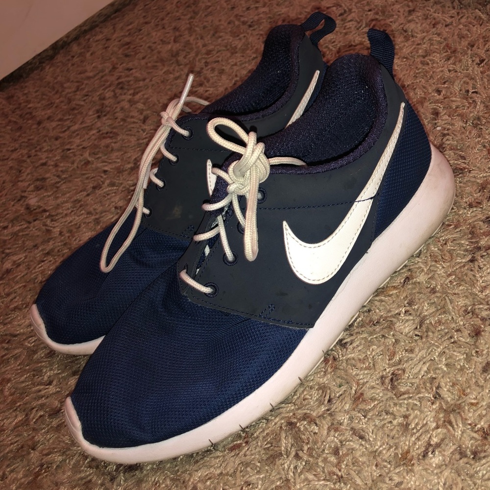 Women’s Nike Tennis Shoes